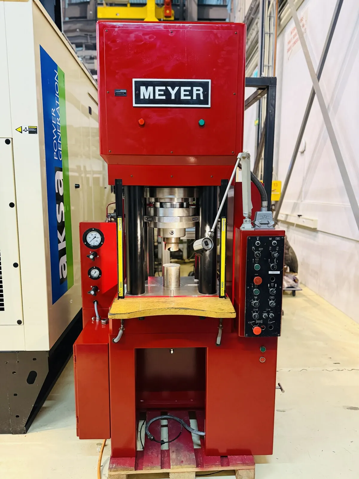 Presse hydraulique après révision par NOMACh